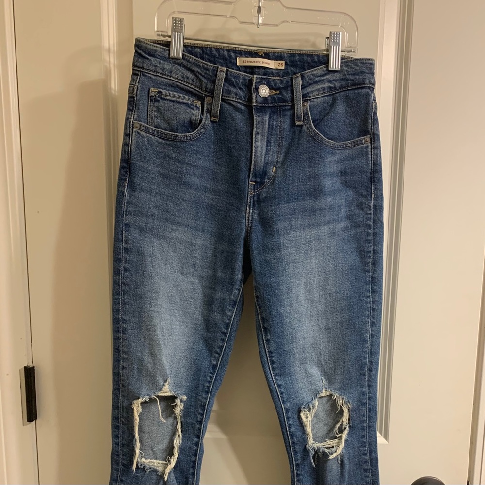 Levi’s High Rise Jeans